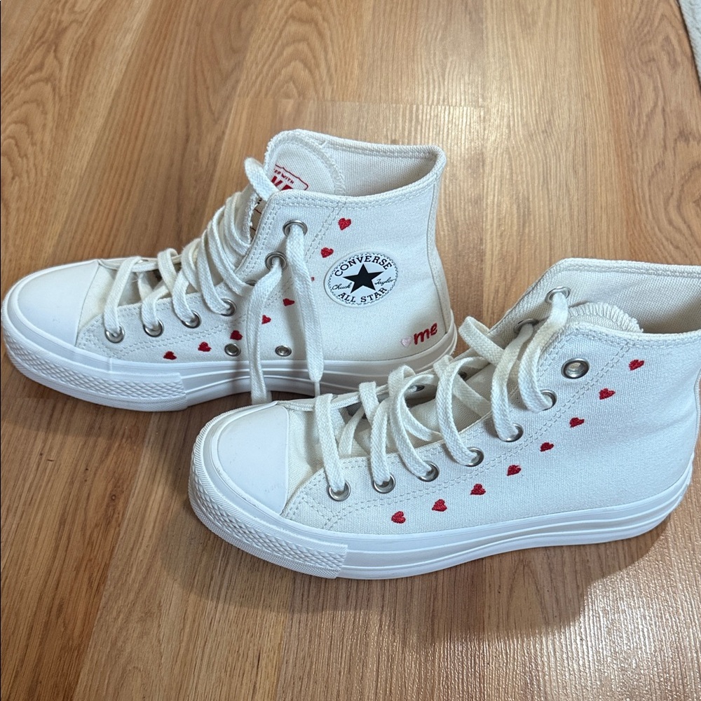 Womens Chuck Taylor All Star Lift Platform High 'Embroidered Hearts - White'